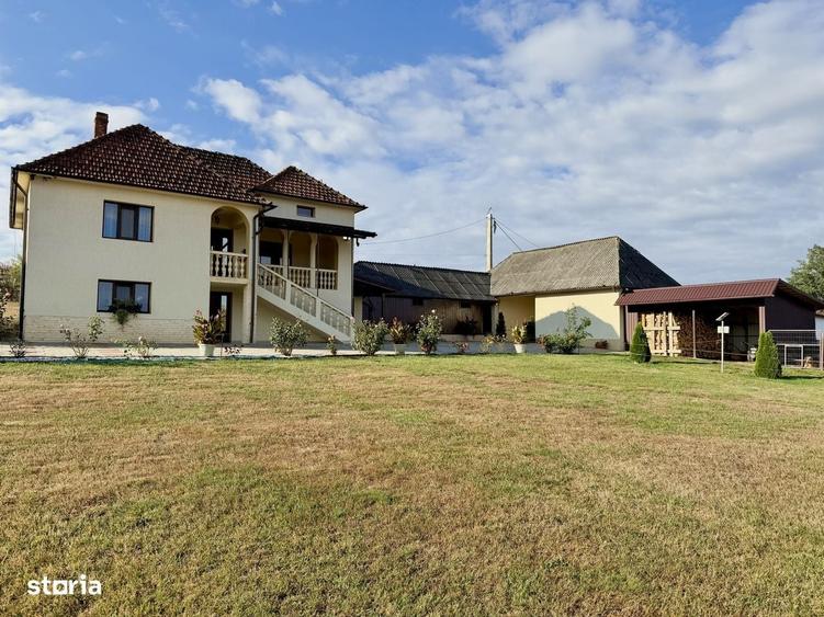 Casă cu 4 camere în Tusa