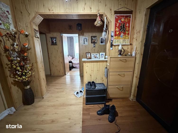 Apartament cu 4 camere decomandat în Central