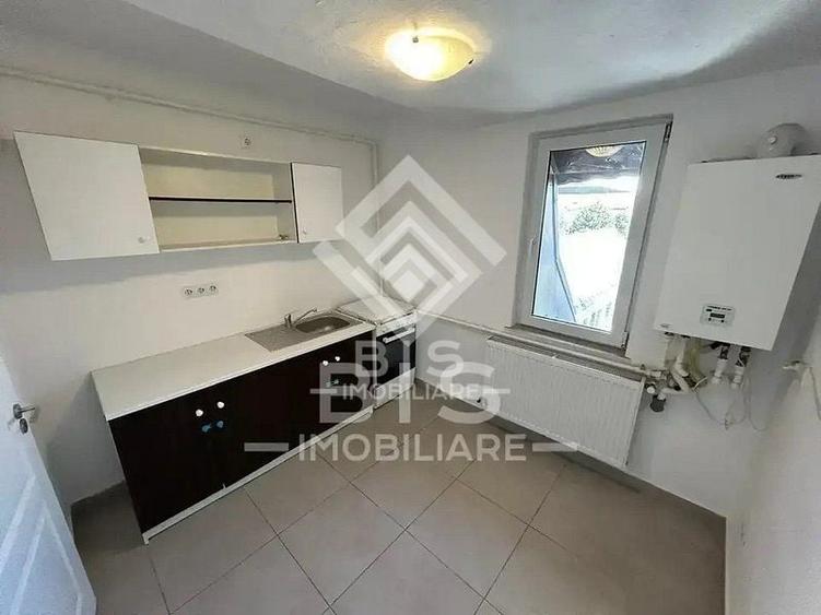 Apartament cu 3 camere decomandat în Industrială