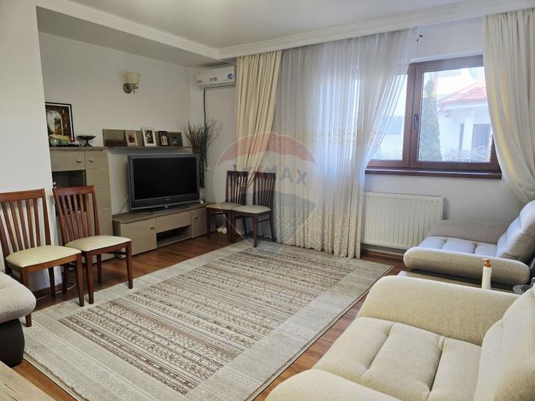 Apartament cu 2 camere decomandat, mobilat în Palazu Mare