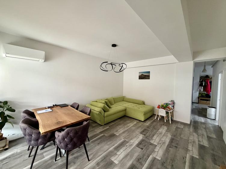 Apartament cu 4 camere decomandat, mobilat în Giroc