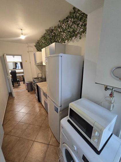 Apartament cu 2 camere decomandat în Hala Centrală