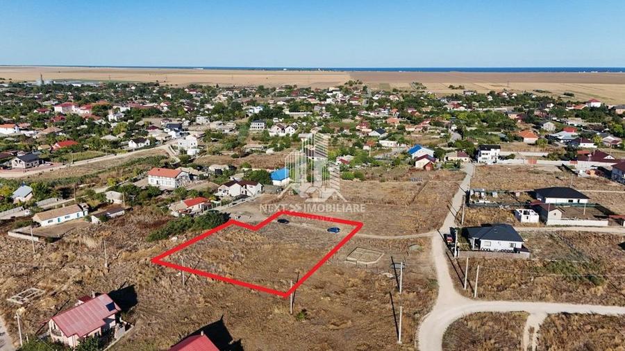 Teren de 2380 mp, în Corbu