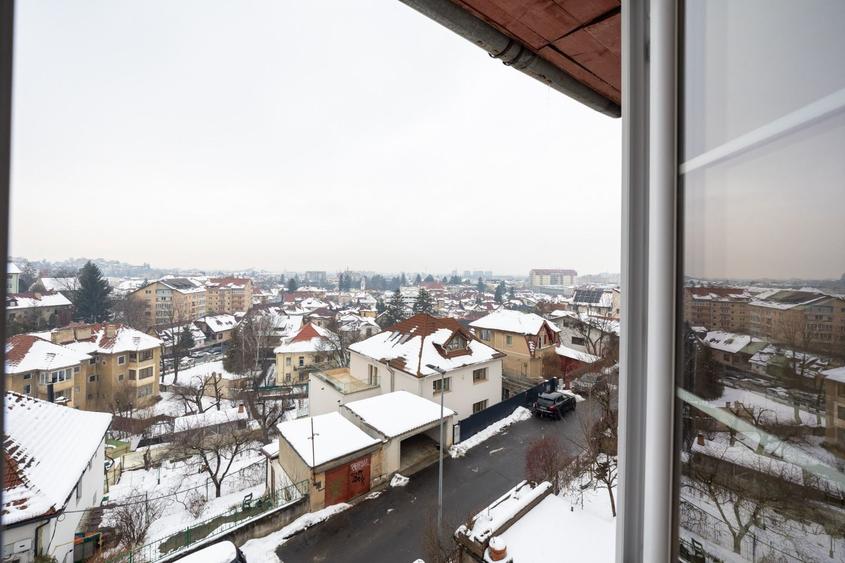 Apartament cu 2 camere decomandat, mobilat în Dealul Cetății