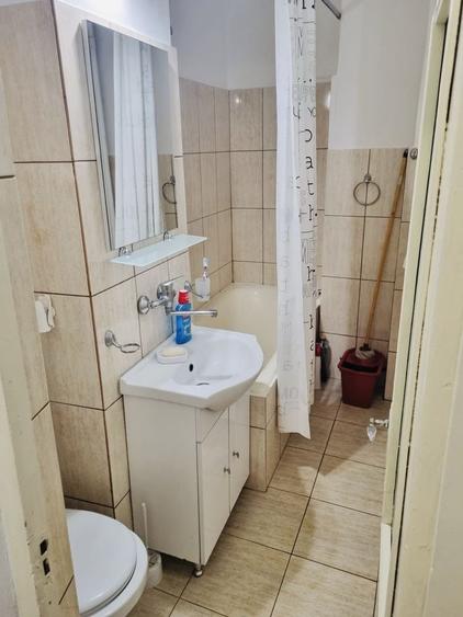 Garsonieră decomandată în Central