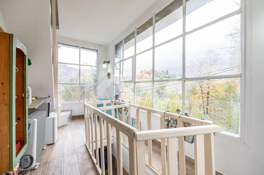 Duplex cu 7 camere cu Teren 1345 Mp în Bran