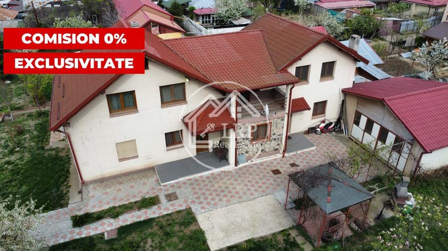 Casă individuală cu 8 camere cu Canalizare în Voluntari
