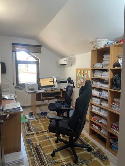Casă cu 5 camere cu Teren 800 Mp în Central