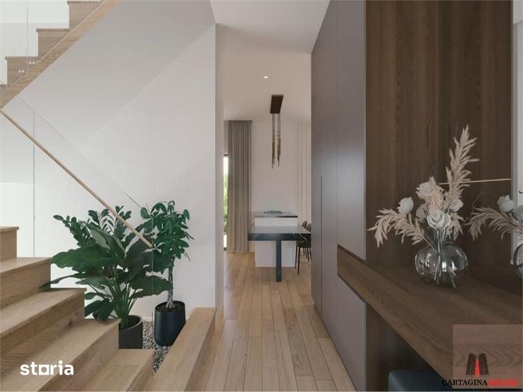 Casă cu 6 camere cu Teren 375 Mp în Central