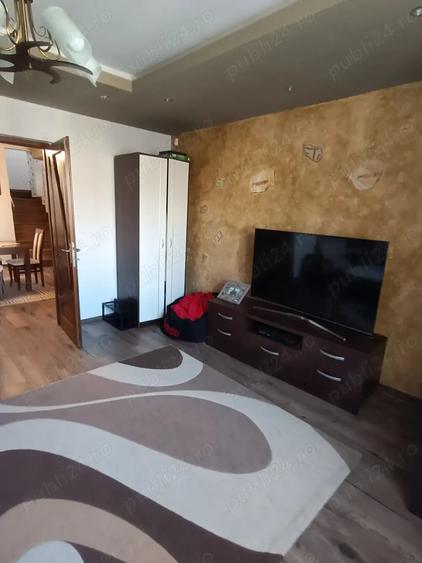 Casă cu 5 camere cu Teren 1000 Mp în Luna