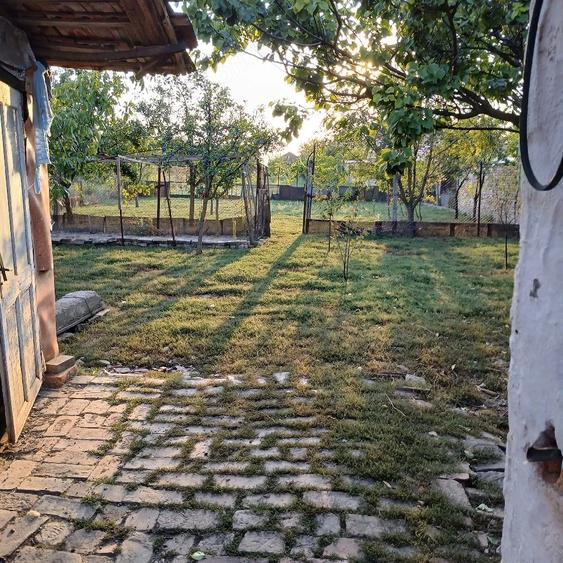 Casă cu 3 camere cu Teren 1095 Mp în Central