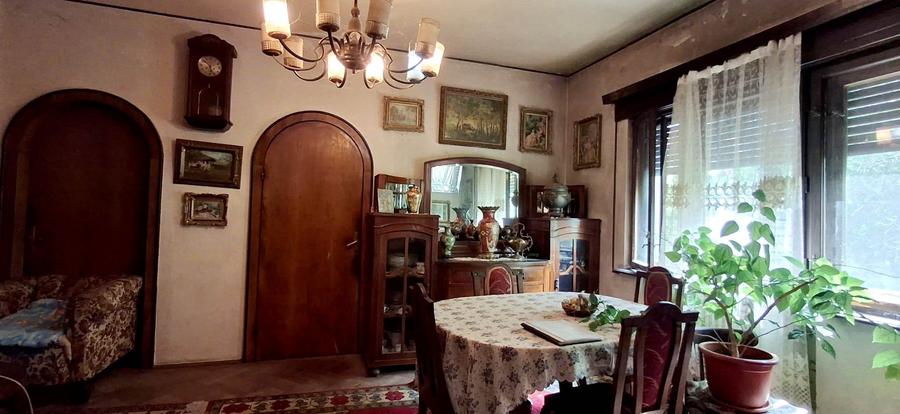 Apartament cu 8 camere semidecomandat în Cotroceni