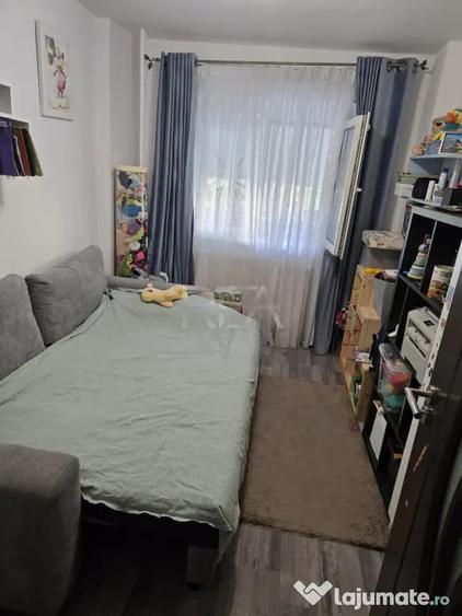 Apartament cu 3 camere semidecomandat în Dristor