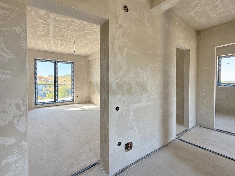 Duplex cu 6 camere cu Canalizare în Chinteni