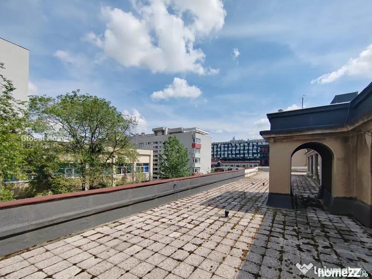 Apartament cu 3 camere decomandat în Capitale