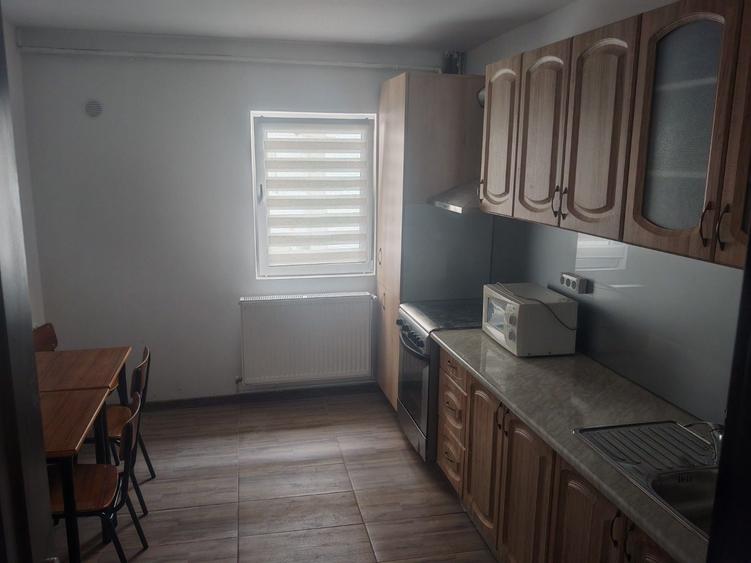 Apartament cu 3 camere decomandat în Lilieci