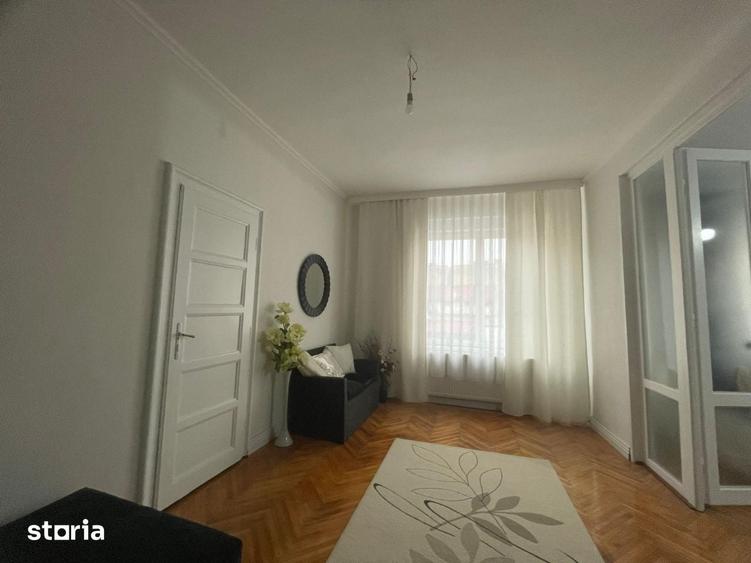 Apartament cu 5 camere în Central