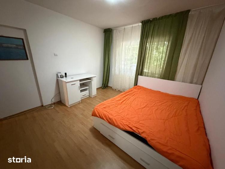 Apartament cu 3 camere decomandat în Rahova