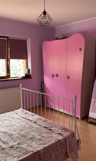 Apartament cu 3 camere semidecomandat în Berceni