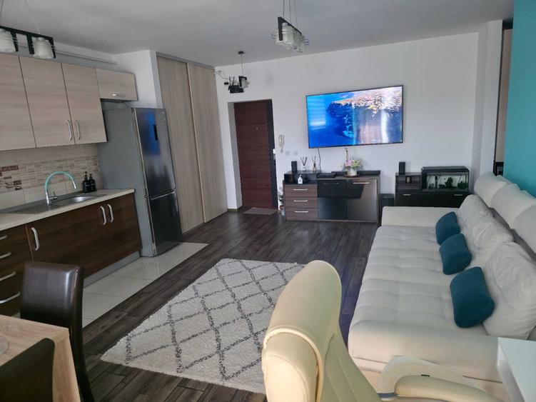 Apartament cu 2 camere decomandat în Exterior Vest