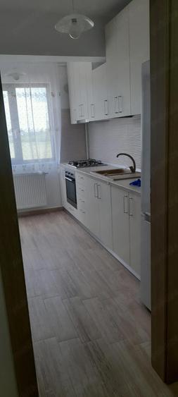 inchiriez apartament cu 3 camere - 12