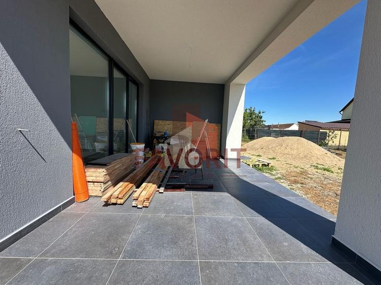 Duplex cu 4 camere cu Canalizare în Săcălaz