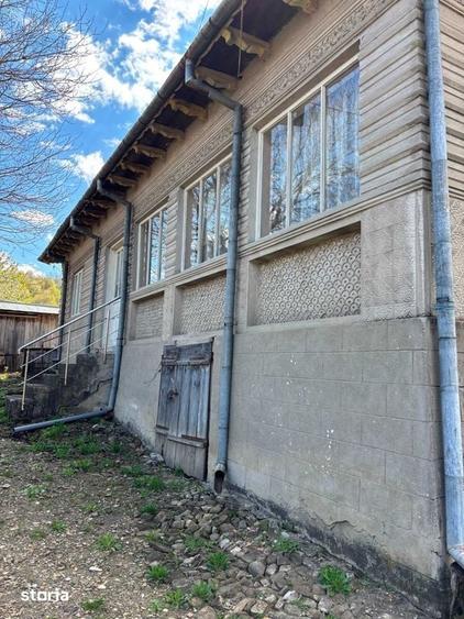 Casă cu 4 camere cu Teren 120 Mp în Bârsănești