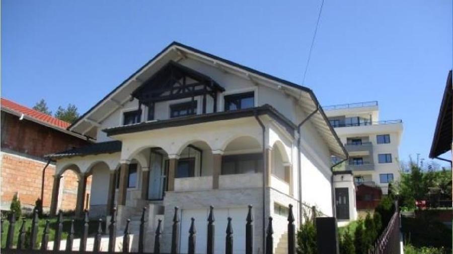 Casă individuală cu 4 camere cu Teren 580 Mp în Hudum