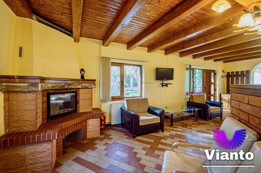 Casă cu 4 camere cu Piscina în Sadu