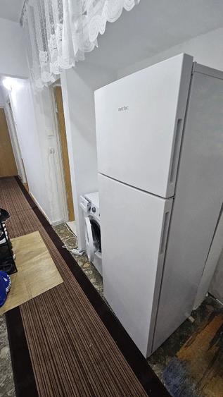 Inchiriez o camera intr-un apartament cu 2 camere - 2