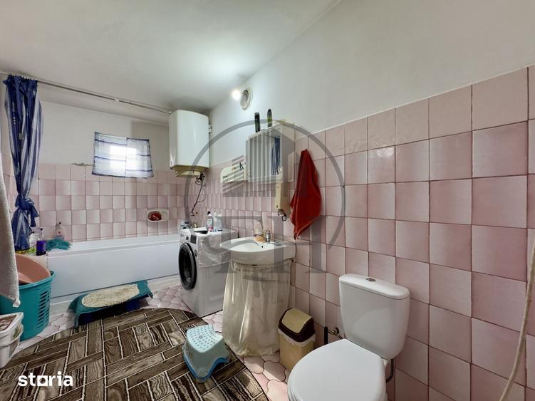 Casă cu 4 camere cu Teren 1054 Mp în Corbu