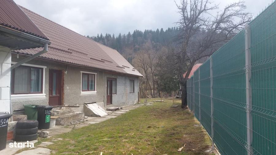 Casă cu 3 camere cu Teren 208 Mp în Moieciu