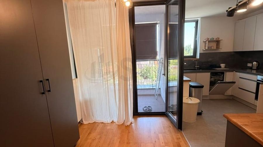 Apartament cu 3 camere decomandat în Iancu Nicolae