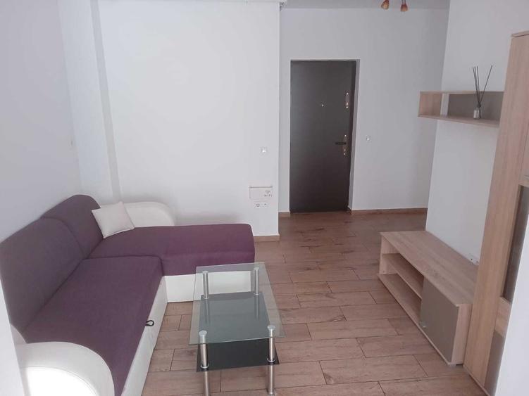 Apartament cu 2 camere semidecomandat în Turnișor