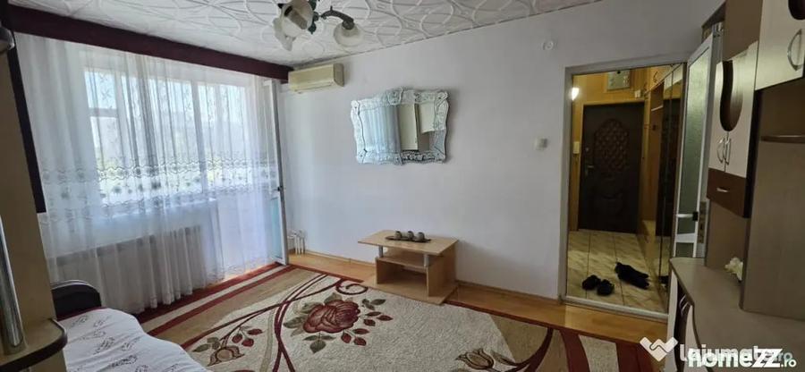 Apartament cu 2 camere semidecomandat în Păcii