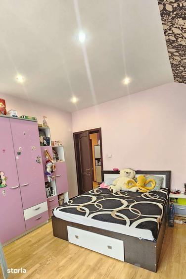 Casă cu 5 camere cu Teren 500 Mp în Central