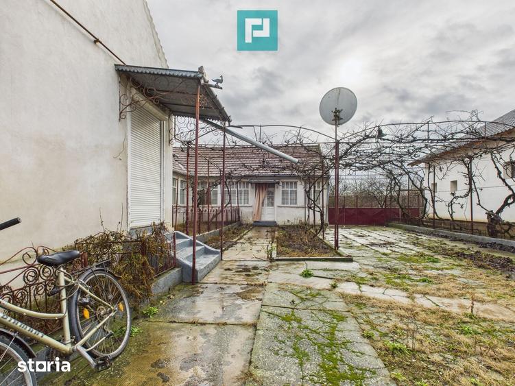Casă cu 4 camere cu Teren 1473 Mp în Central