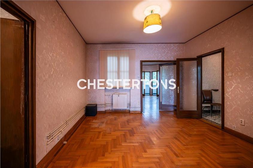 Apartament cu 5 camere circular în Calea Victoriei