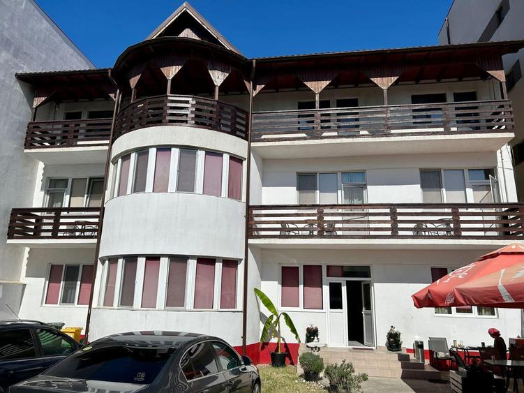 Casă individuală cu 12 camere cu Canalizare în Năvodari