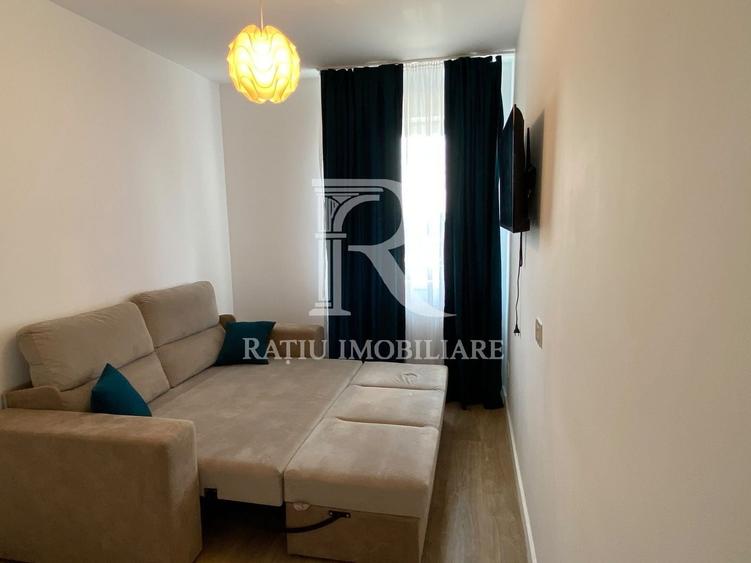 Apartament cu 3 camere decomandat, mobilat în Sud