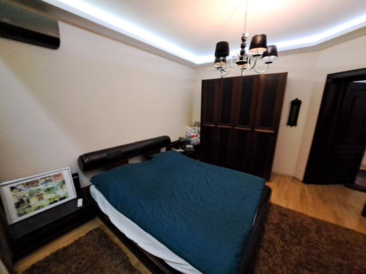 Apartament cu 5 camere decomandat, mobilat în Cotroceni