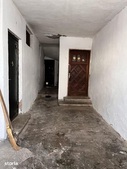 Casă cu 8 camere cu Teren 182 Mp în Ștefan cel Mare