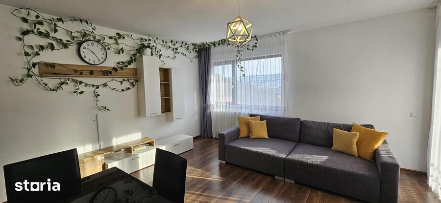 Apartament cu 3 camere semidecomandat în Florești