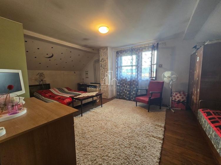 Casă individuală cu 5 camere cu Canalizare în Central