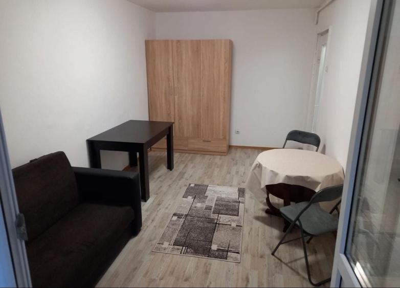 Garsonieră decomandată în Bartolomeu