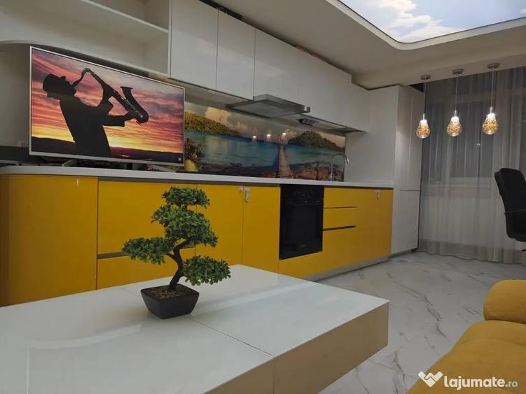 Apartament cu 3 camere decomandat în Central