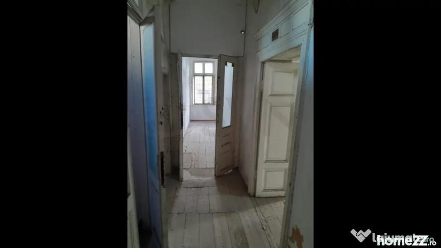 Casă cu 7 camere cu Teren 566 Mp în Unirii