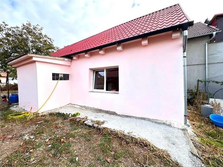 Casă cu 2 camere cu Teren 300 Mp în Aradul Nou