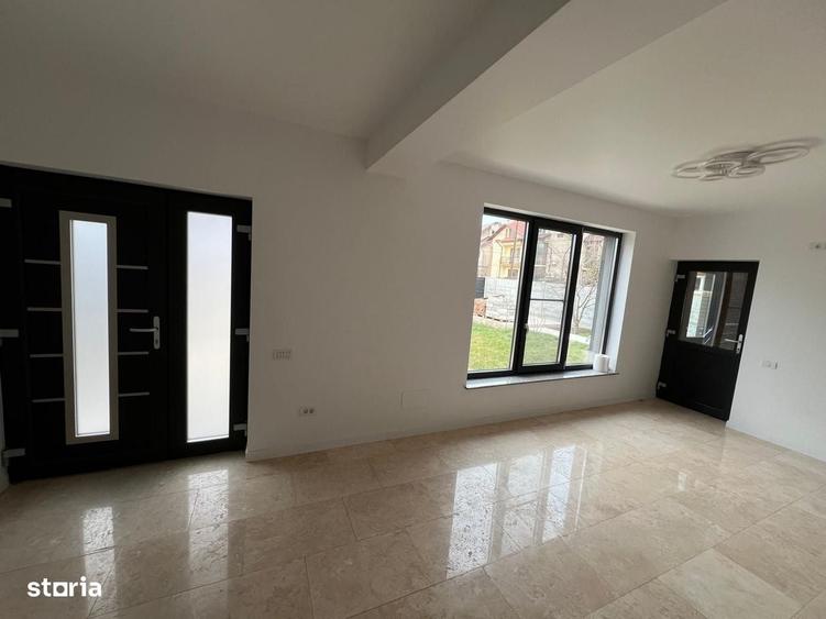 Casă cu 4 camere în Central