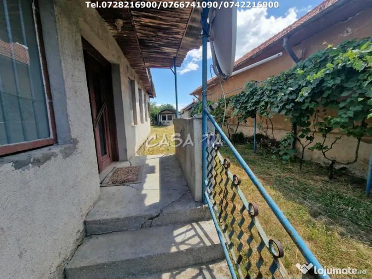 Casă cu 2 camere cu Teren 2554 Mp în Sănătești